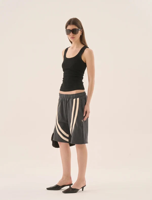 Barrel Short Washed Black