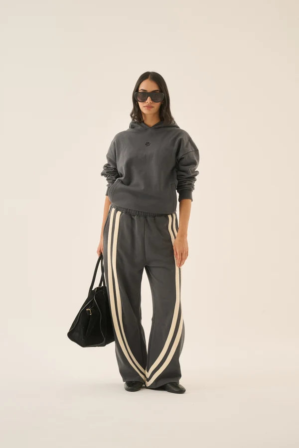 Barrel Trackpant Washed Black