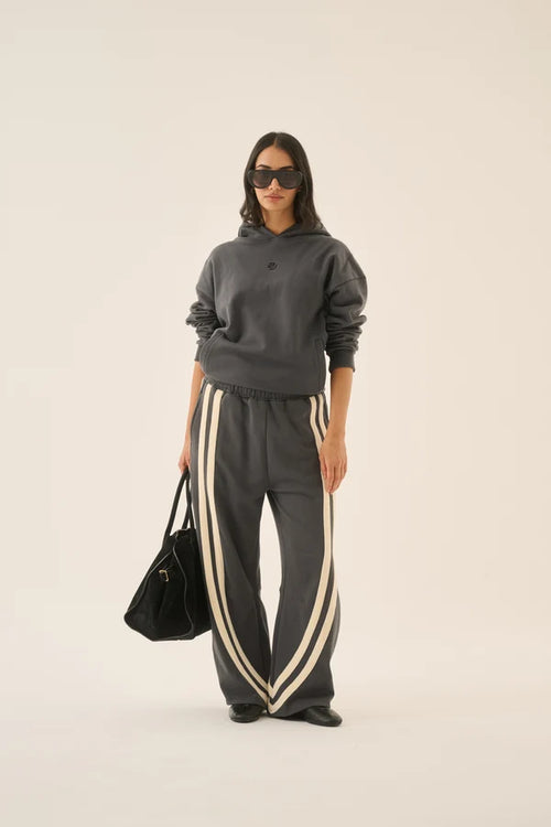 Barrel Trackpant Washed Black