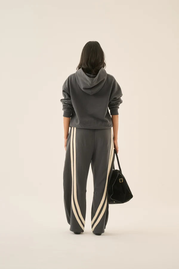 Barrel Trackpant Washed Black