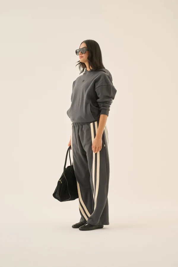 Barrel Trackpant Washed Black
