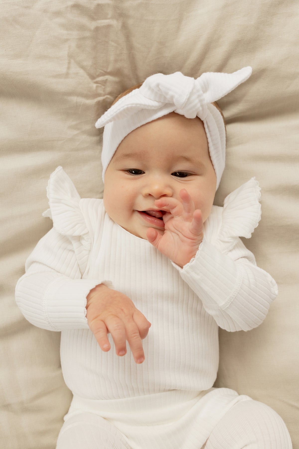 Ribbed Knotted Headband - white